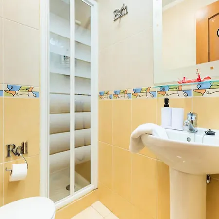 דירה House In
